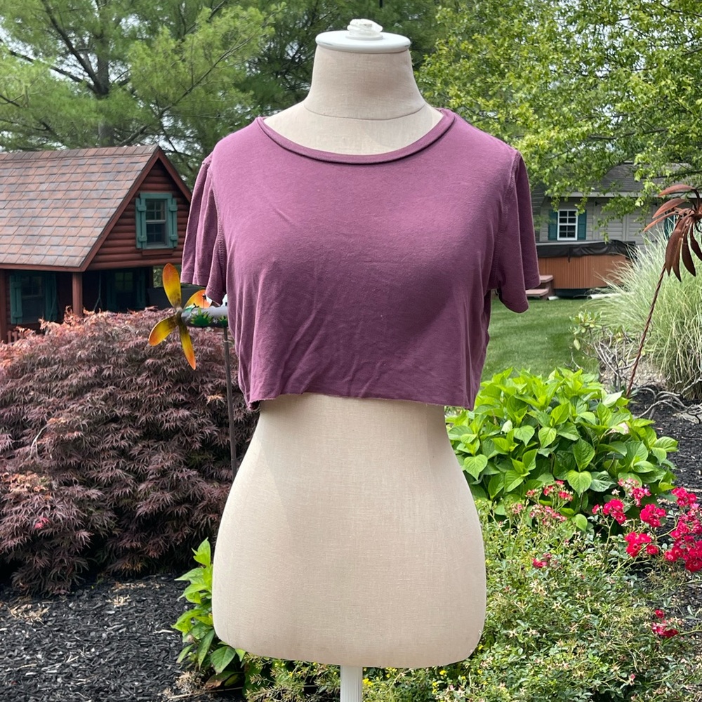 OLIVACEOUS CROP TOP